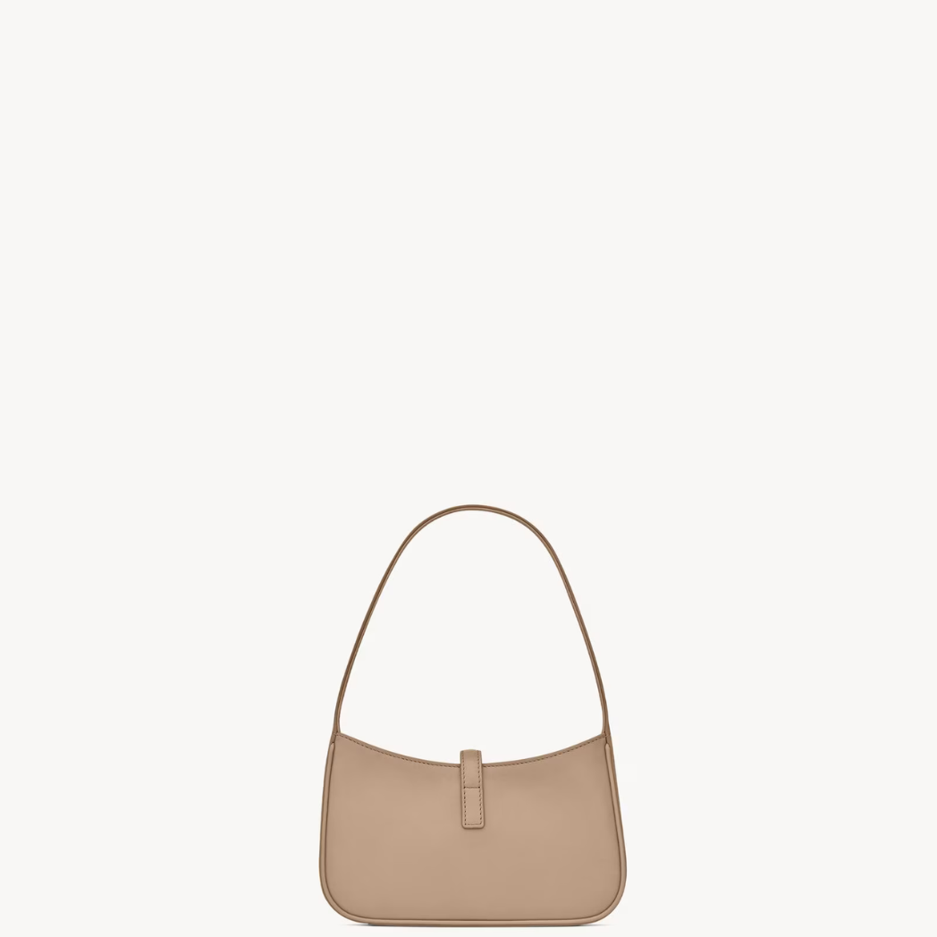 YSL - Le 5 À 7 Hobo Bag en Cuir Lisse - Dark Beige